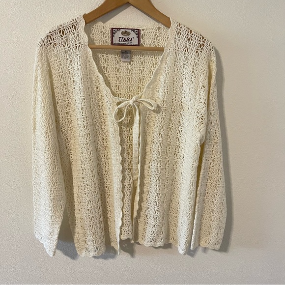 Tiara Sweaters Vintage Boho Coastal Crochet Front Tie Cardigan Tiara Cream Scalloped Trimm